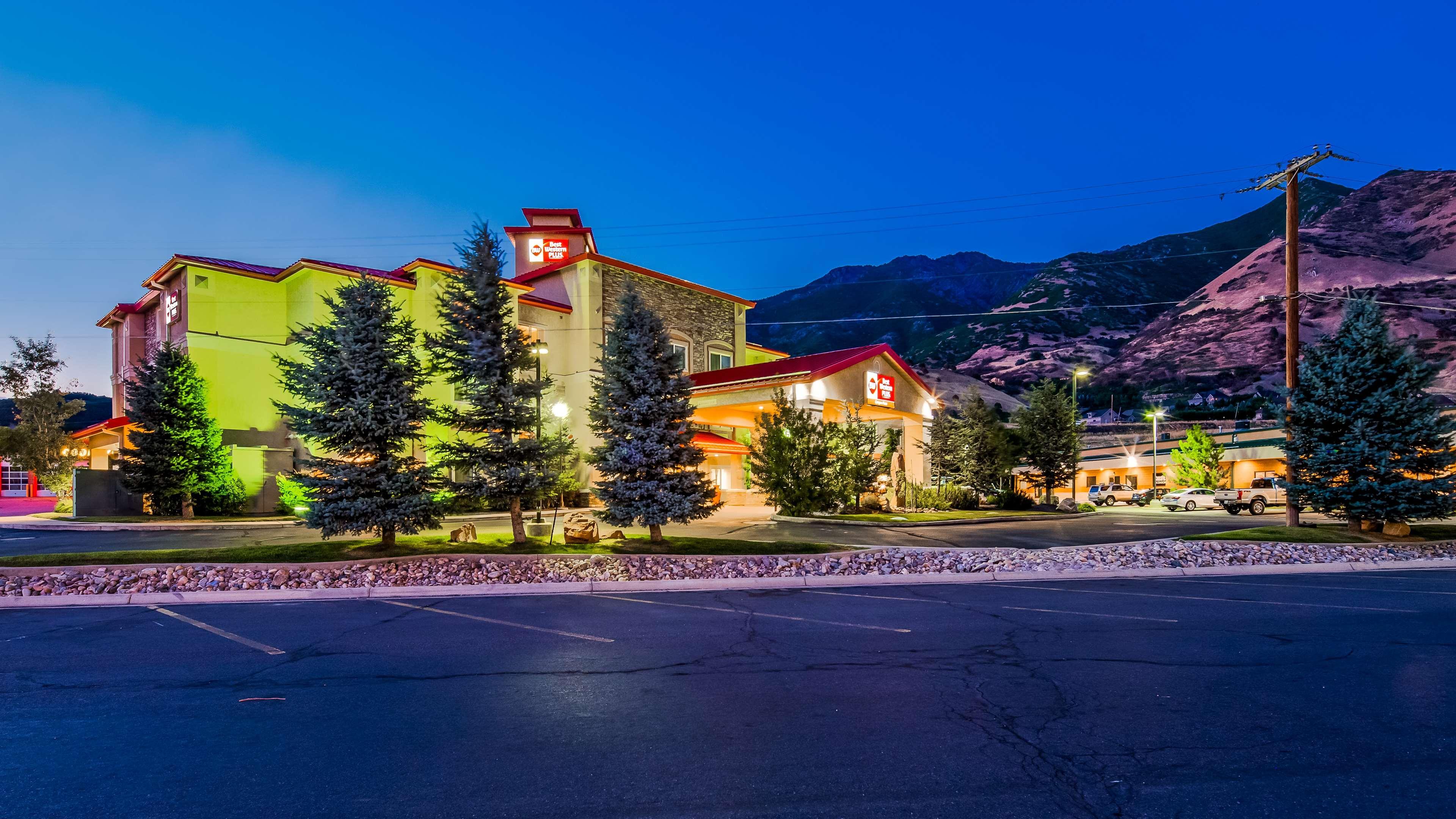 Best Western Plus Canyon Pines Ogden Bagian luar foto